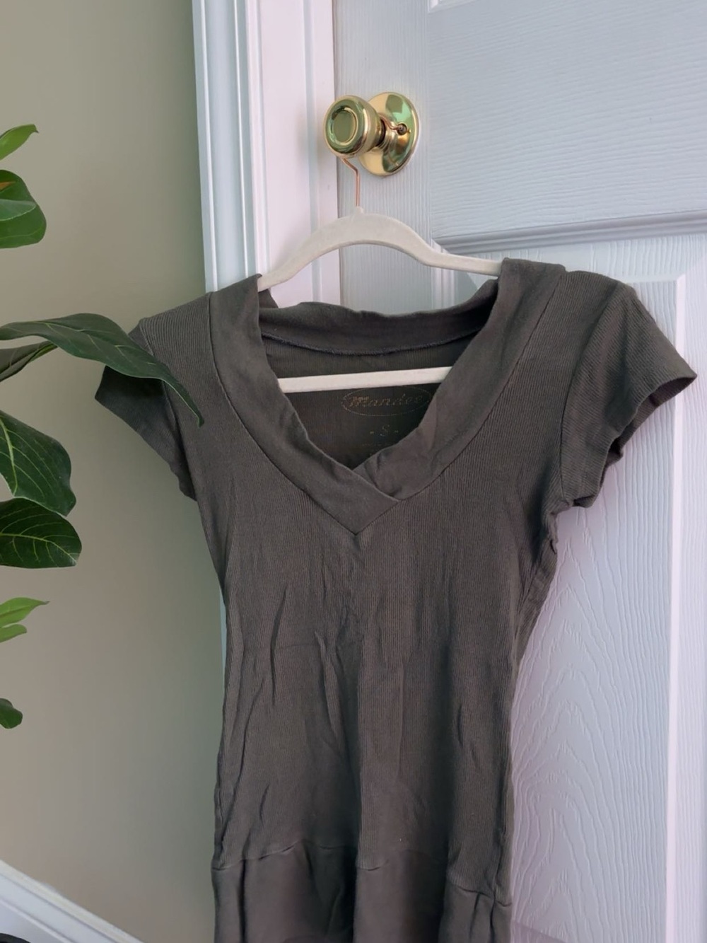 Women's V-Neck Short Sleeve Top - Gray